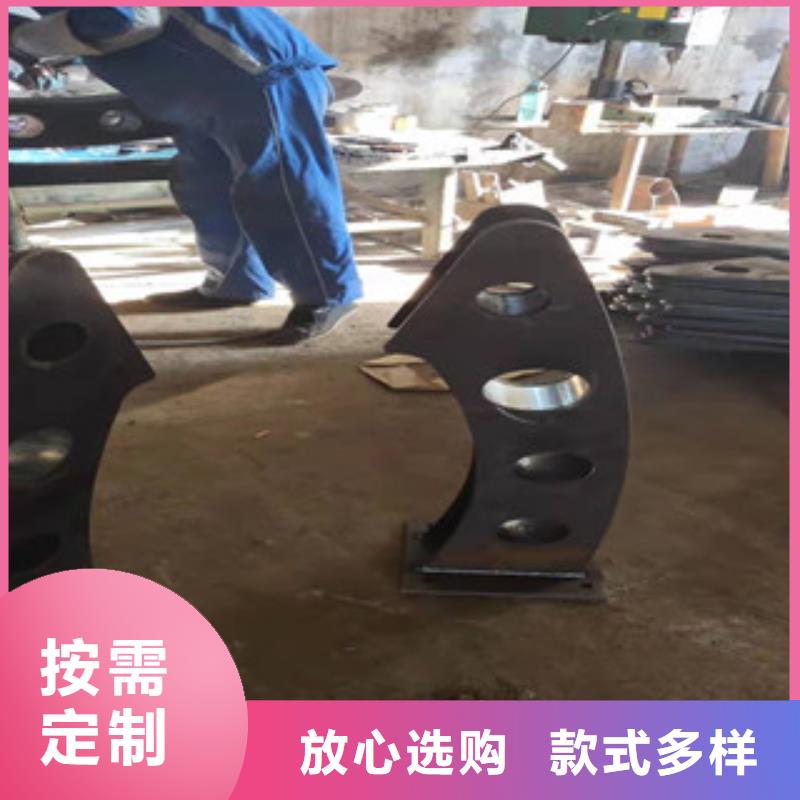 桥梁护栏,市政道路防护栏用途广泛放心得选择