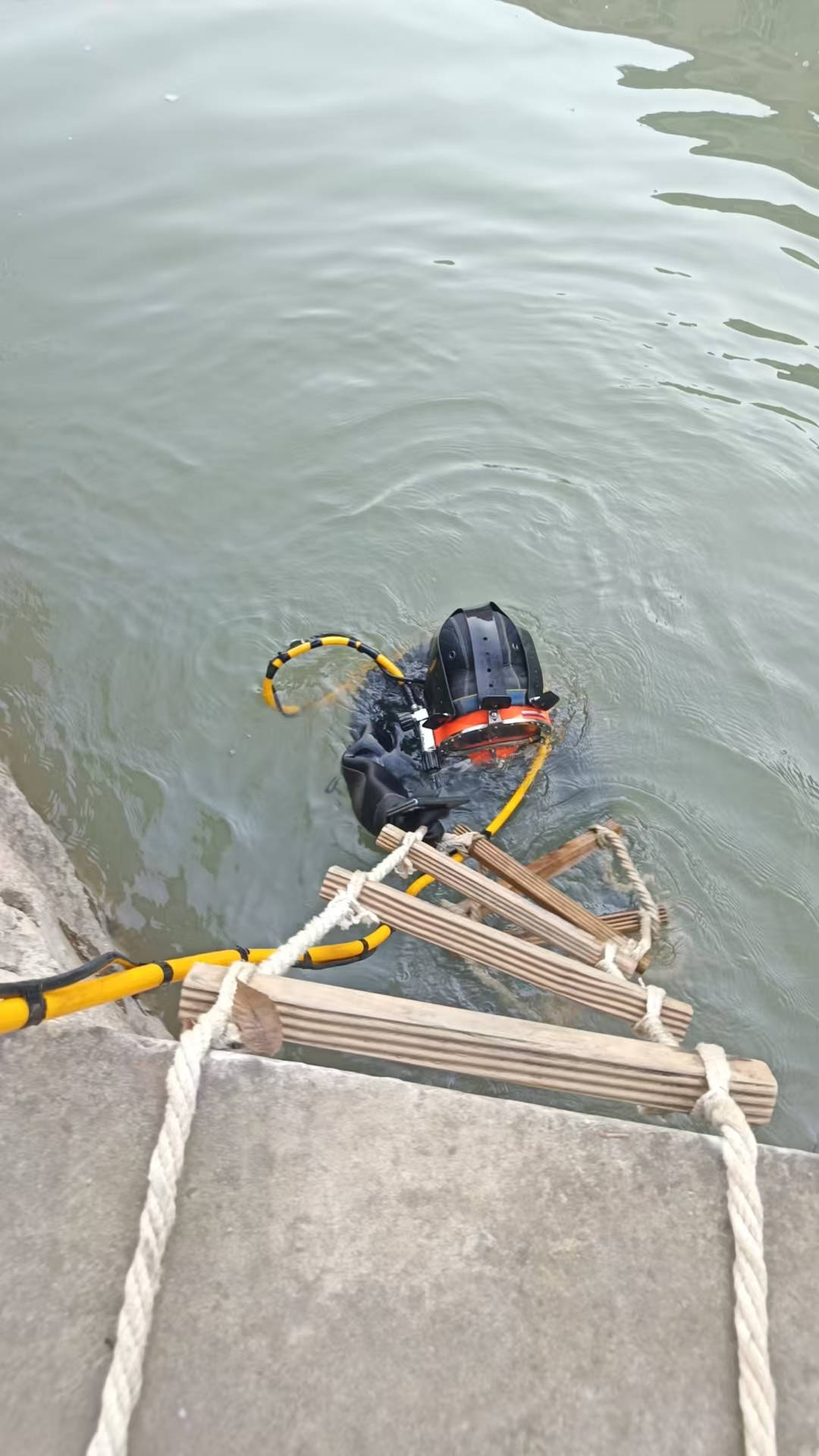 <大连>【本地】专业水下堵漏专业水下打捞