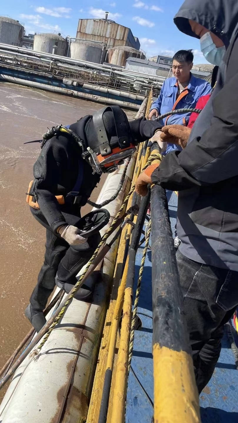汕头(本地)潜水打捞水下打捞手机多少钱欢迎来电