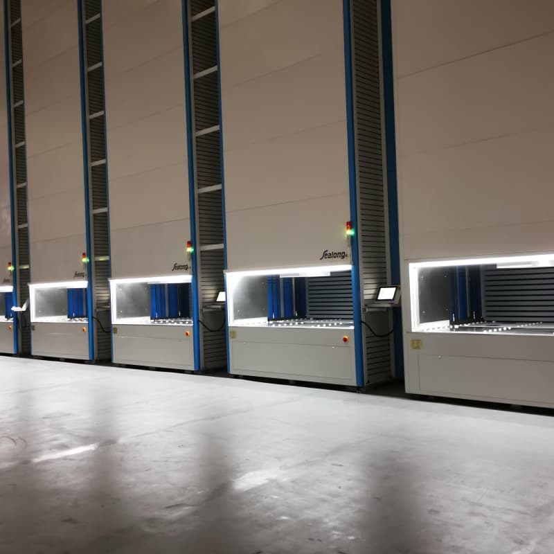 智能电商柜产品实拍图